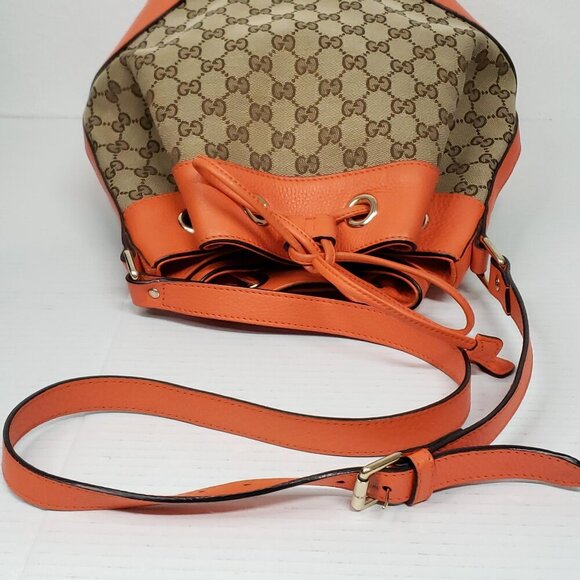 Gucci Bucket GG Canvas Medium Shoulder Bag 530-101025 - Picture 6 of 14